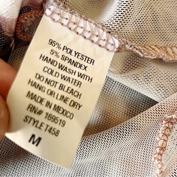 Double dot whimsy fairy Floral Ruffle Sleeve Mesh Lined Top juniors size medium - Picture 6 of 6